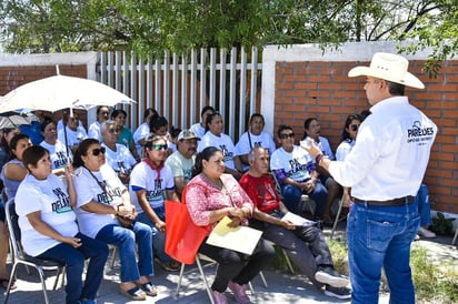 Alfredo Paredes difunde propuestas