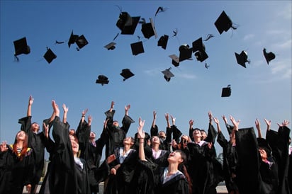 Preparan graduación de las High School en Eagle Pass 