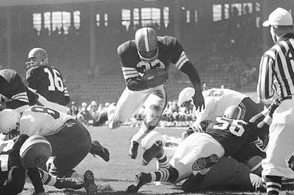 Jim Brown, un adelantado a su época y que logró números históricos