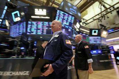 Wall Street cae por pausa en las negociaciones sobre el techo de deuda