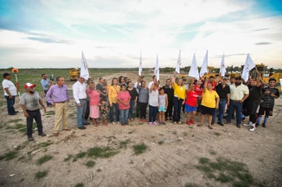 Rehabilitan espacios para la práctica del fútbol en Piedras Negras 