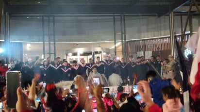 Chivas recibió una emotiva serenata previo al Clásico Nacional