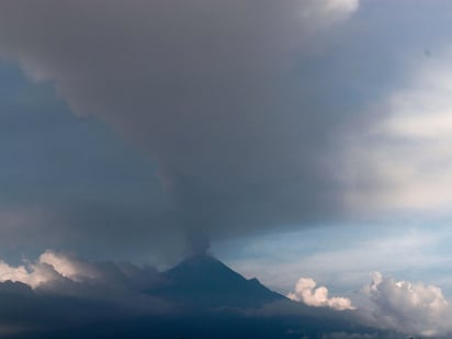 Puebla regresa a clases virtuales por actividad en Volcán