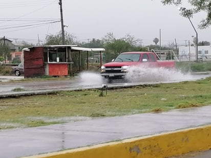 Ciudadanos se quejan por daños en sus autos 