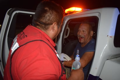 Abandona a su propio padre tras provocar accidente