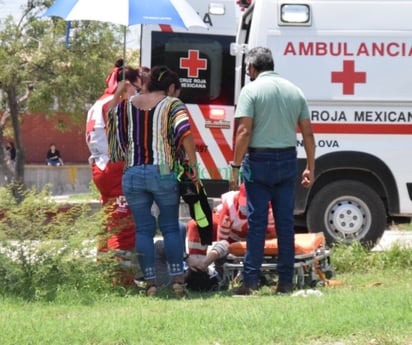 Alumno de la Técnica 76 sufre luxación al sufrir una caída dentro del plantel