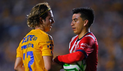 Tigres y Chivas empatan en la final ahora al Akron