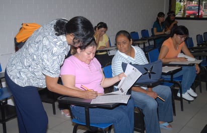 Instituto de Educación para Adultos moderniza su modelo educativo 