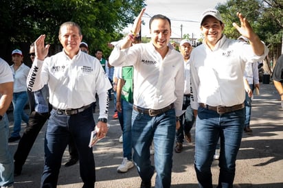 Mister Chivo y Fuego Indio en el cierre de Memo Ruiz y Manolo Jiménez