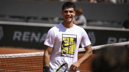 Carlos Alcaraz deslumbra en Roland Garros con increíble puntazo: tremendo Gran Willy doble