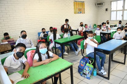 SSa: Se va cubrebocas de las escuelas, pero no de los hospitales