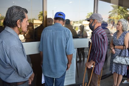 Pensionados exigen vuelvan los pagos al recinto de su asociación para más comodidad