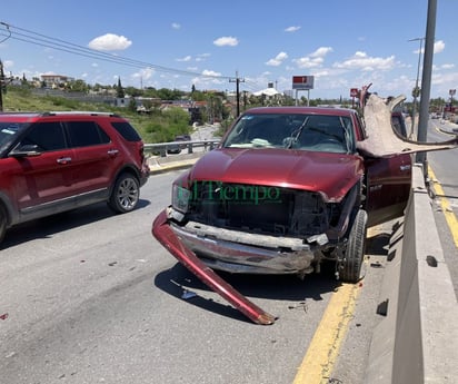 Carambola en el puente del IMSS deja un lesionado