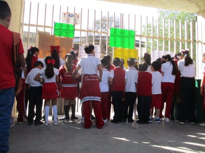 Protesta revienta evento de salud