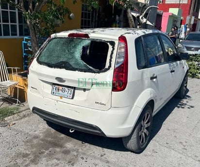 Hombre apedrea autos en la colonia Praderas del Sur