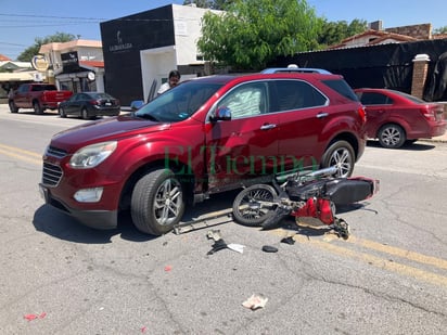 Motociclista choca contra camioneta en la Guadalupe