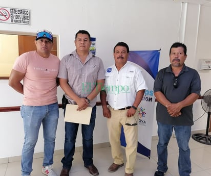 Obreros ofrecen proyecto para trabajo temporal a alcalde; harán lo mismo en los demás municipios.