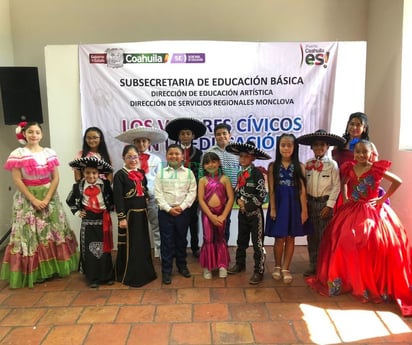 Alumnos de escuela participan en concurso regional de mejor canto 