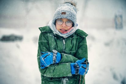 La razón científica detrás de por qué temblamos en clima frío