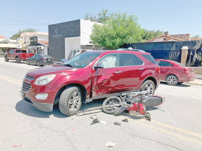 Motociclista choca contra camioneta en la Guadalupe