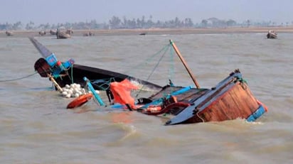 Mueren al menos 100 personas que naufragaban en un bote en Nigeria