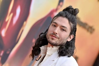 Ezra Miller reaparece en el estreno de 'The Flash', buscan 'limpiar' su imagen