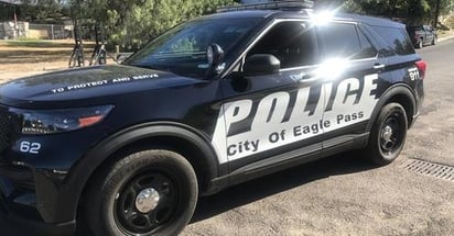 Mujer en que traficaba migrantes en Eagle Pass es arrestada