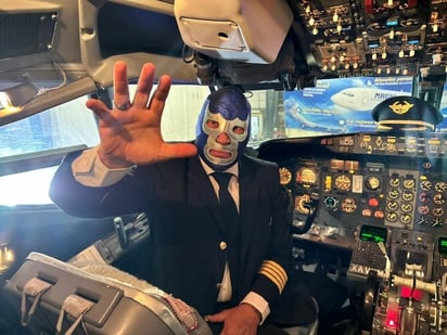 Blue Demon fue homenajeado por la aerolínea mexicana Magnicharters