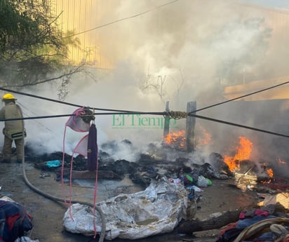 Se incendia casa de pepenador en la Baraulio Fernández de Monclova