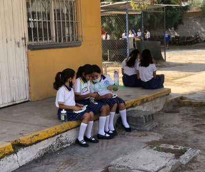 SEP evalúa si el año escolar terminara de manera presencial o en línea debido al calor