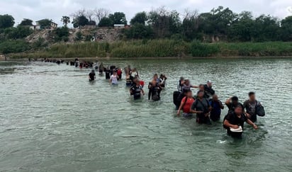 Es una trampa mortal para los migrantes las boyas flotantes 