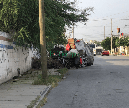 Pepenadores recorren las calles de Praderas primer sector 