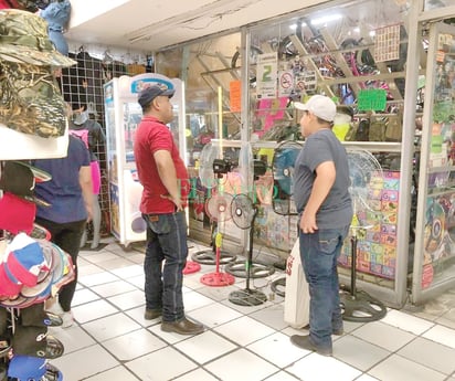 ¿Lujo o necesidad? Los comerciantes requieren ventilación ante ola  de calor en Monclova