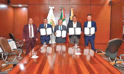 UAdeC  firma convenio con cooperativa de La Cruz Azul