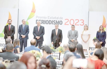 Gobernador entrega Premio  Estatal de Periodismo 2023