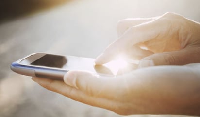 Cuida tu celular del calor: tips para mantenerlo funcionando correctamente