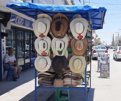 Venta de sombreros incrementa debido a las altas temperaturas