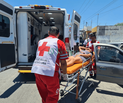 Mujer da a luz en coche camino al hospital en Monclova