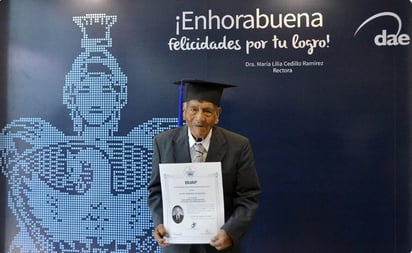 Hombre de 86 años se gradúa de ingeniería: Este abuelito demuestra que nunca es tarde para lograr nuestras metas, obteniendo su título a los 86 años