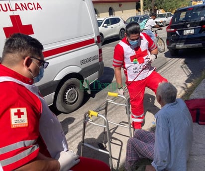 Encuentran a hombre de la tercera edad vagando en el sector El Pueblo