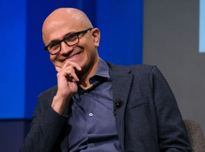 El CEO de Microsoft culpa a Sony por las exclusivas de las consolas