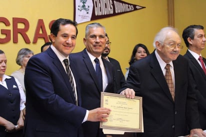 Memo Ruiz fue padrino de graduación UAPN