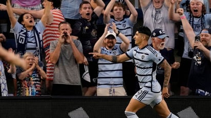 Pulido anota ante Whitecaps y llega a ocho goles en la temporada