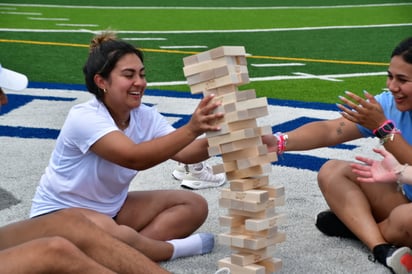 Exitoso campamento comunitario en Eagle Pass 