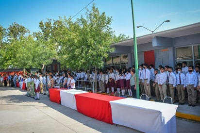 Escuelas son apoyados por medio de diversos programas 