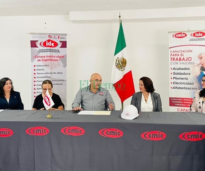 CMIC pide apoyo para constructores a titular de Infonavit