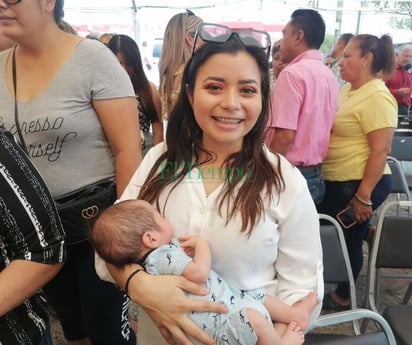 Regresa regidora de juventud por licencia de maternidad