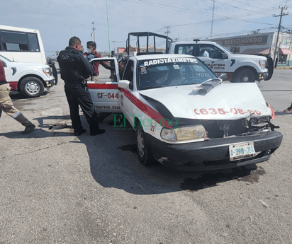 Taxista provoca fuerte choque en la Sierrita de Frontera