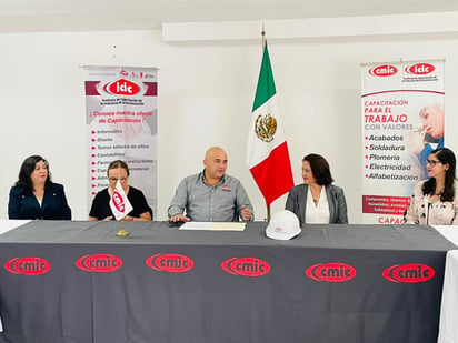 CMIC pide apoyo para constructores a titular de Infonavit