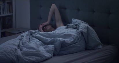 Es preferible dormir en el lado ¿izquierdo o derecho?